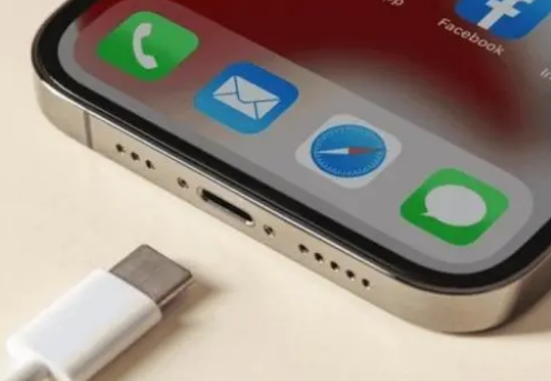 深州苹果15维修分享iPhone15改USB-C接口后能和安卓用户互借充电器吗 